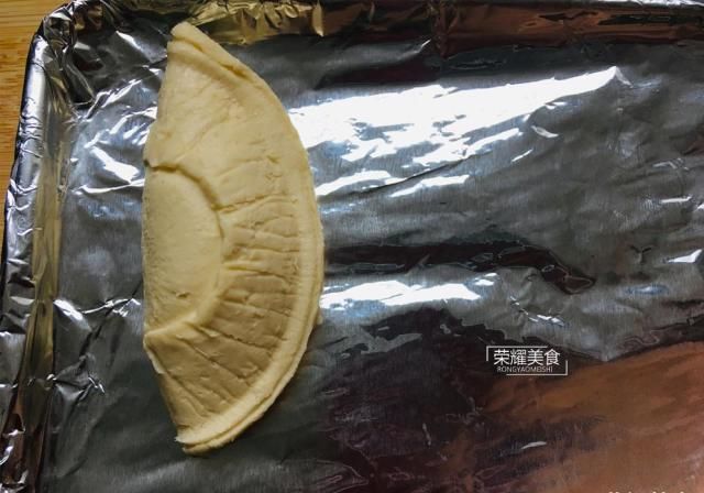  香甜|懒人版榴莲酥做法，实在太简单了，皮焦香酥脆馅香甜，比买的好吃