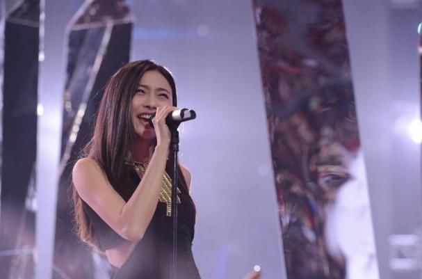  路人|瞒着老公参加《好声音》，火了以后立马离婚，如今沦为路人没人识