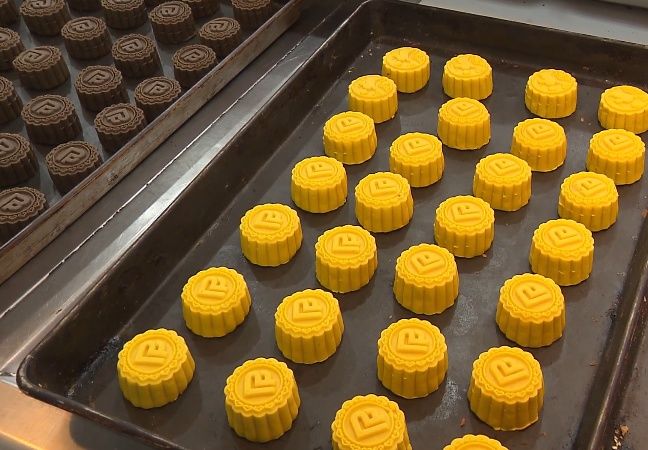 六色|食堂自制“六色”月饼，来看看“别人的学校”……