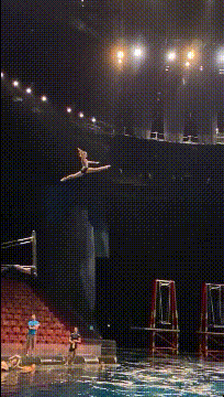 滑梯|搞笑GIF:哎呀,这滑滑梯太刺激,把孩子都丢了