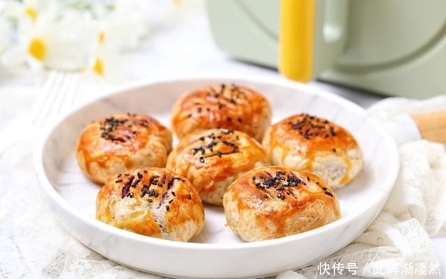 吃法|解锁手抓饼新吃法,包入紫薯馅,外皮酥脆内馅香甜,简单零失败!