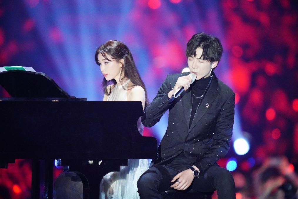  段奥娟|99划算夜再迎三位老朋友：摩登兄弟刘宇宁、段奥娟、乃万官宣加盟