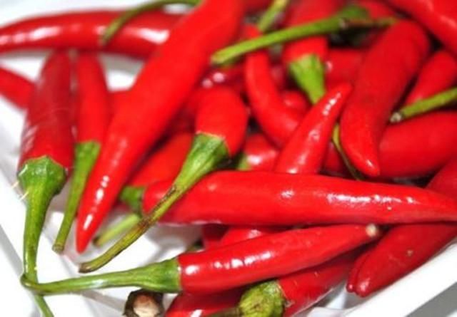  剁椒|剁辣椒学我这样做，配方比例全都告诉你，香辣美味，放许久都不坏
