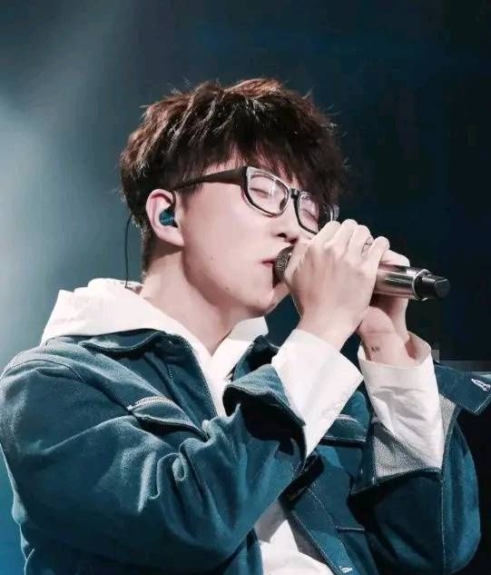  音乐|大男孩儿毛不易，为何却被众人吐槽江郎才尽