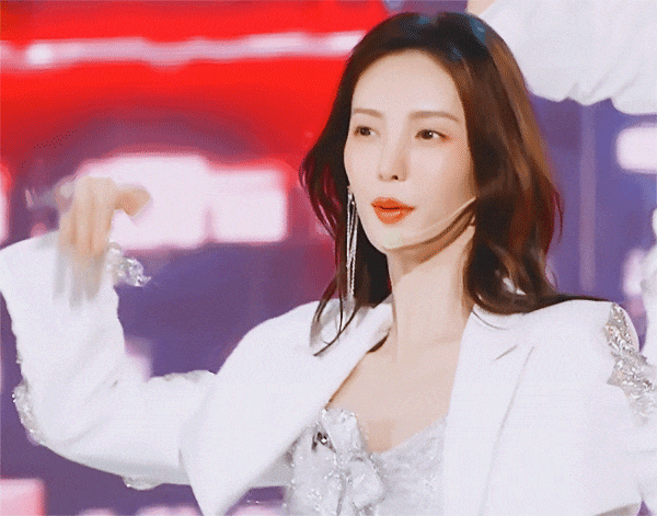  成团|《浪姐》成团爆冷门，张含韵蓝盈莹陪跑，王霏霏是观众的意难平