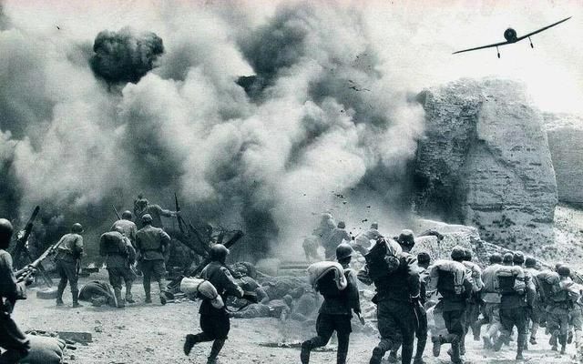  战壕|弹药箱一字排开码在战壕？电影看多了，那样等于送死