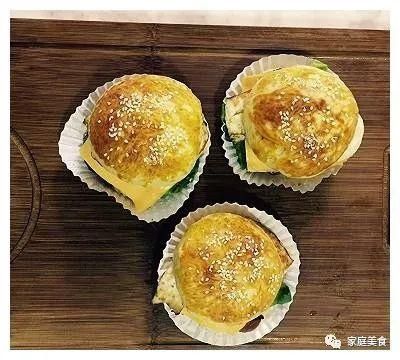 沙拉|芝士沙拉香肠蛋汉堡，自己动手做的汉堡包，吃起来特别香