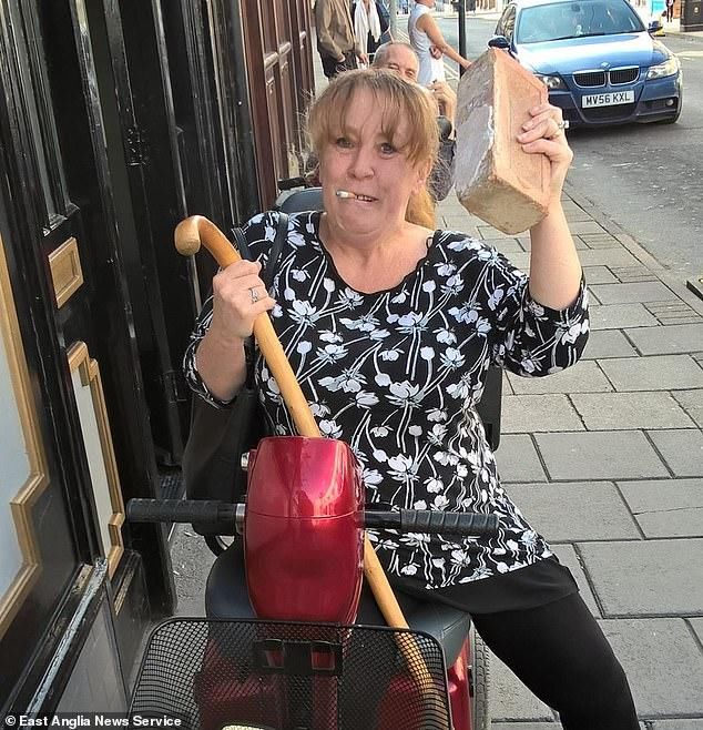 雷尼的死|英大妈欠闺蜜200英镑不还，一把将她推下楼梯致死，被判13年