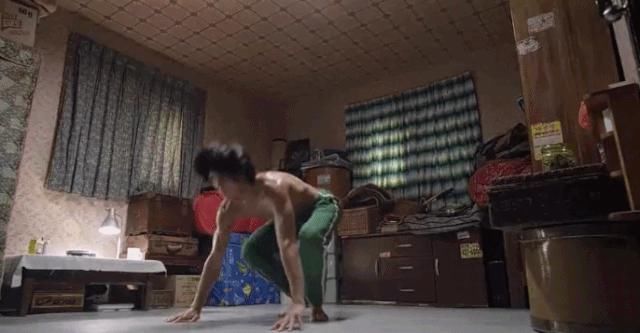 金秀贤|金秀贤 8 块腹肌手感怎么样?只有她知道