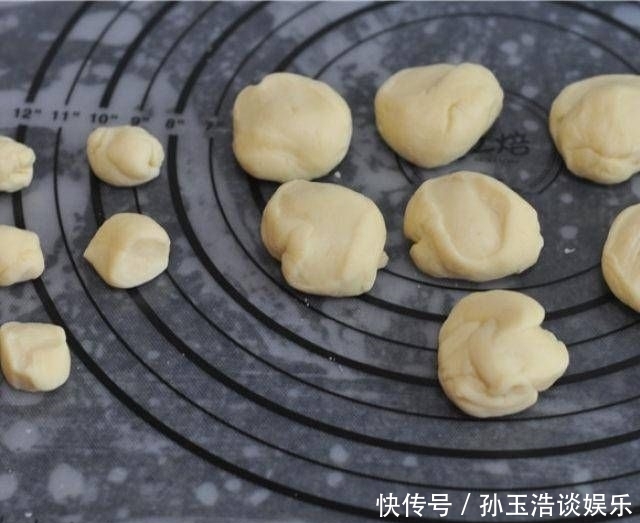  面团|玉米汁蘑菇面包，逼真，甜软上瘾