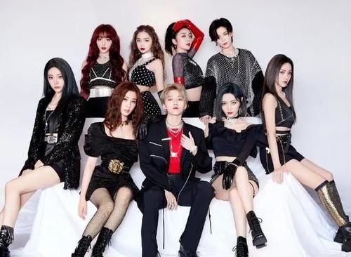  看不到|喻言上节目再度被打码，这次连人影都看不到，粉丝尬吹很漂亮