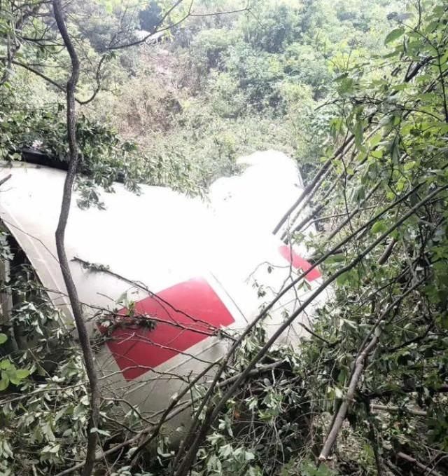  界牌垭|一声巨响！巨型“天外来客”坠落湖北，现场图快来看