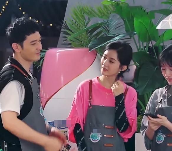  听到|中餐厅的顾客要投诉？听到顾客说的话，为黄晓明和赵丽颖捏把冷汗