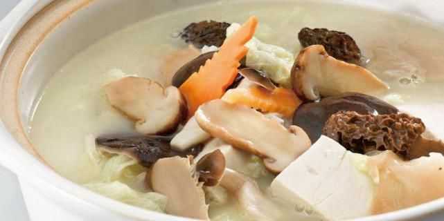  菌菇|老相食厨房|鲜嫩豆腐菌菇汤！几步就能尝鲜！赶紧收下这份菜谱！