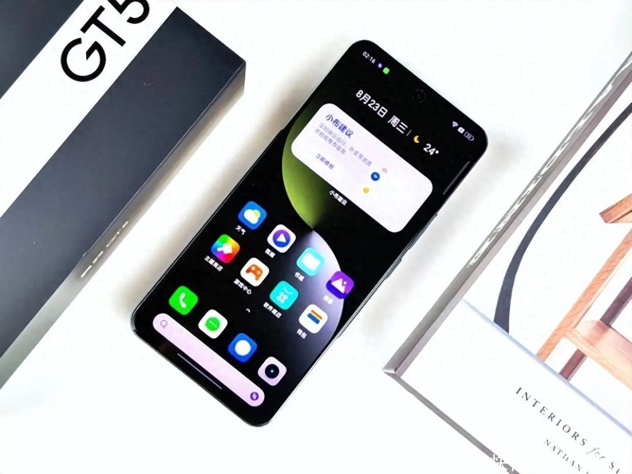 realme“用力太猛”，24GB+1TB新机大量现货，好评率高达98%