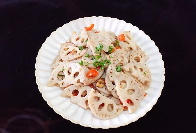 淤泥|生于淤泥中，是菜也是药，入秋吃它正当季，比大鱼大肉受欢迎