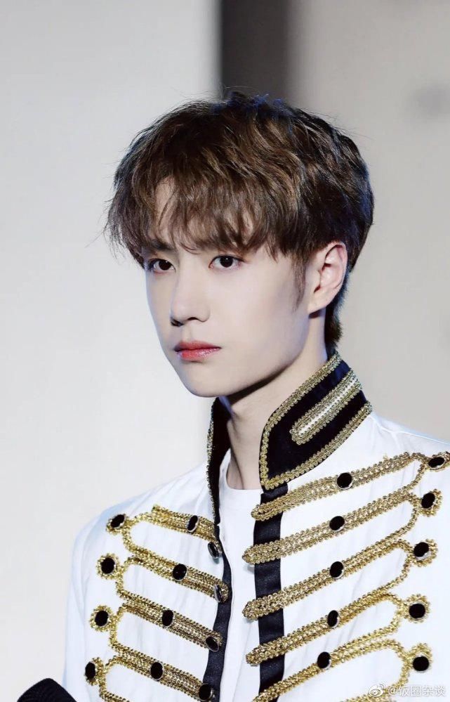  爱豆|每日爱豆 王一博 叫我酷盖 摩托车才是我的老婆