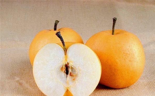 发黄|女生皮肤发黄缺水？吃这4菜4果，皮肤水润白皙，比化妆品还好用！