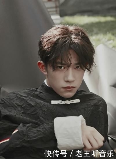  上线|亚洲级选秀综艺将上线，拟邀易烊千玺和周杰伦成导师，熬夜也都追起来啊