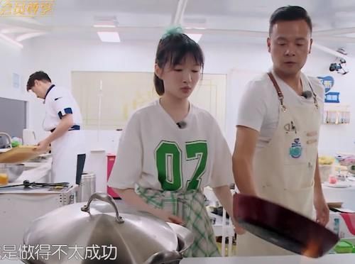  滤镜|赵丽颖第一次做菜，镜头关美食滤镜，看成品：好不好吃一目了然