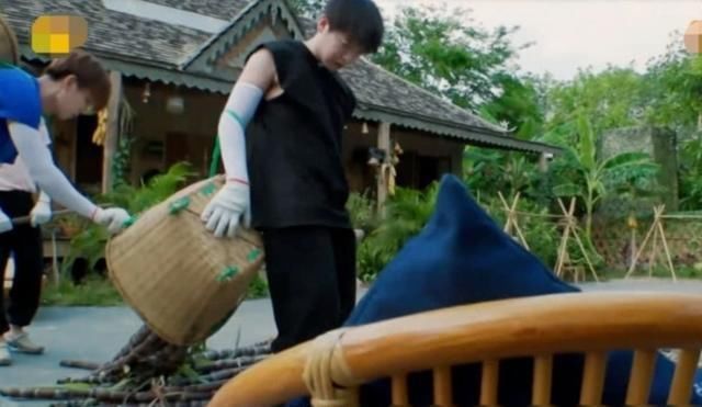 变味|《奔跑吧》悄然变味,内容连环撞款《向往的生活》与《极限挑战》