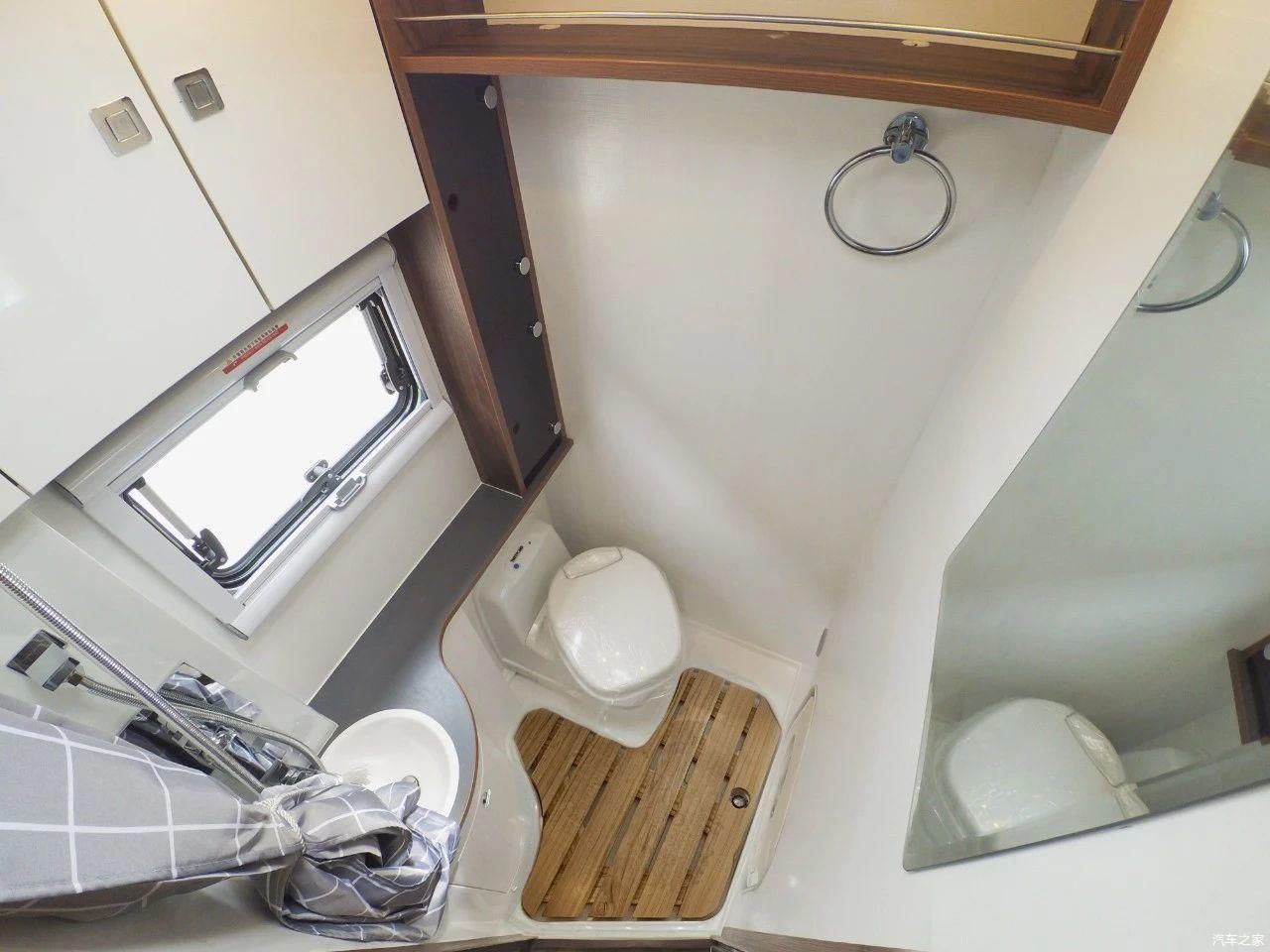  升级版|注重细节工艺，升级版新星依途T600-风尚款房车45.8万起