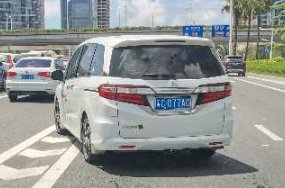  判刑|男子在斗门公交站台睡觉被小车飞撞当场丧命！车主夫妇双双被判刑！