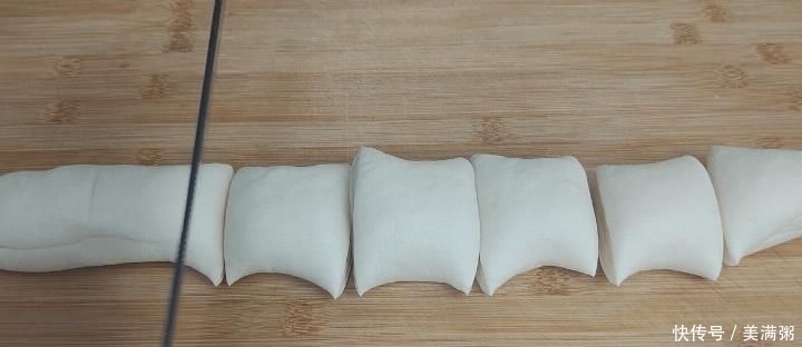 北方人|面粉别蒸馒头了,教你一个新吃法,比油条还香,我家一周吃5次