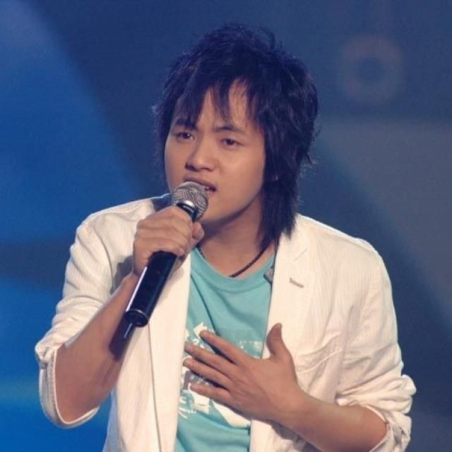 背负|他的歌曲销量破亿，任职音乐教授，却背负网络歌手头衔整整十三年