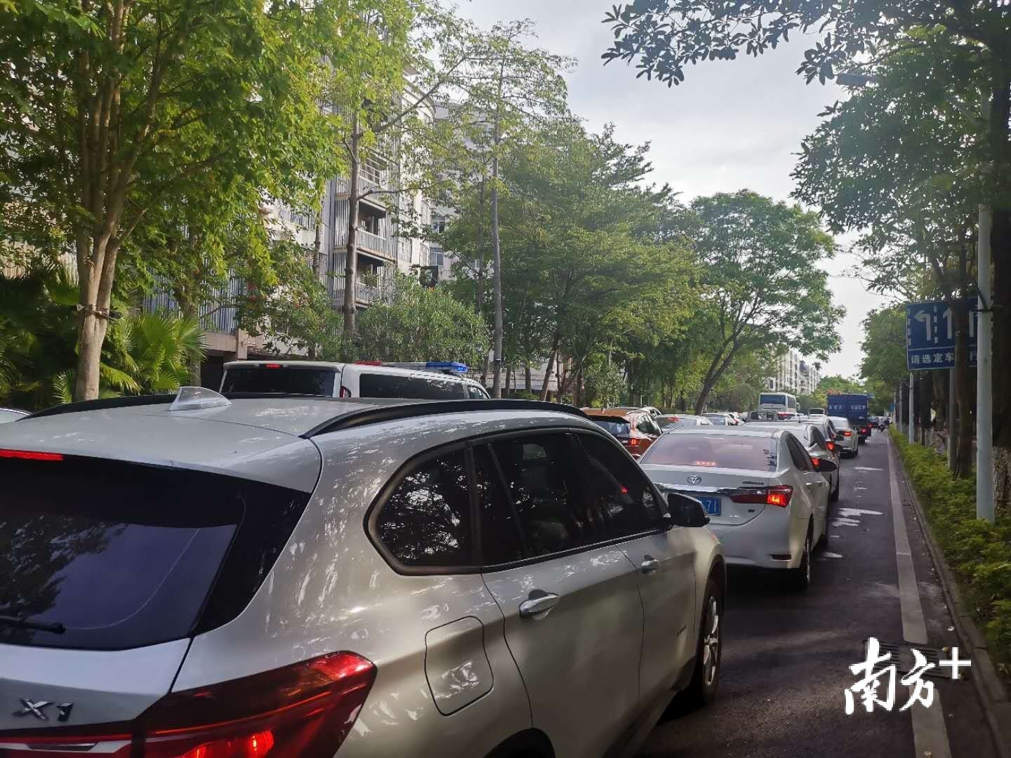  浮云|突发！云浮云城凤凰来仪处四车连环相撞