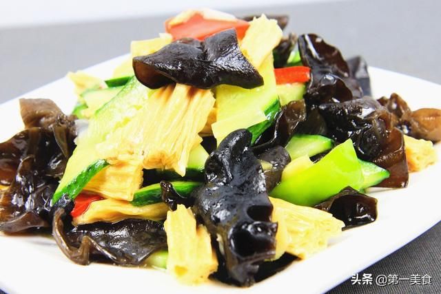  润燥|这3样素菜一起炒，夏天少不了！2块一大盘，清淡营养、消暑还润燥