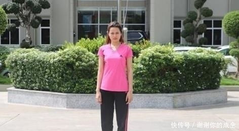 名女子|26岁夜总会女服务员不爽被对视，持酒瓶将一女子爆头缝10针