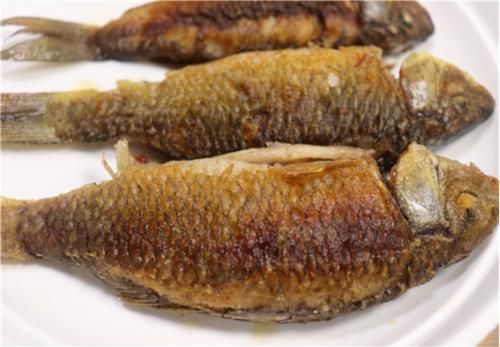 豆腐|无论煎鱼还是煎豆腐,万不可直接下锅,多加这一步,不破皮不粘锅