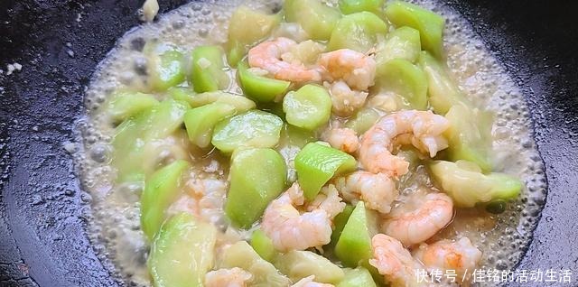 做法|大虾的家常做法,这样做出来的家常菜,又香又下饭,味道很棒