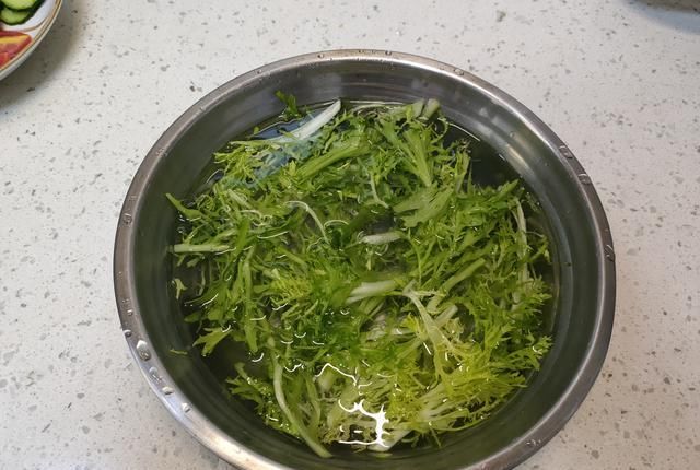  紫甘蓝|饭店的大拌菜为啥好吃，料汁比例是关键，教你做，酸甜可口不上火