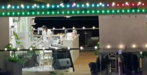  整改|赵丽颖粉丝开撕《中餐厅》，知名大粉胖颖飞刀深夜表态，或逼迫节目组整改