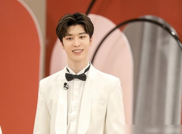  乐华|乐华七子合体参加《乘风破浪的姐姐》成团夜，这个组合还有？