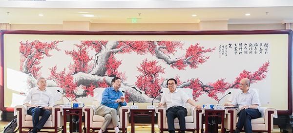 确认|行动还在继续,中科院正式确认,美国专家:要阻止华为!