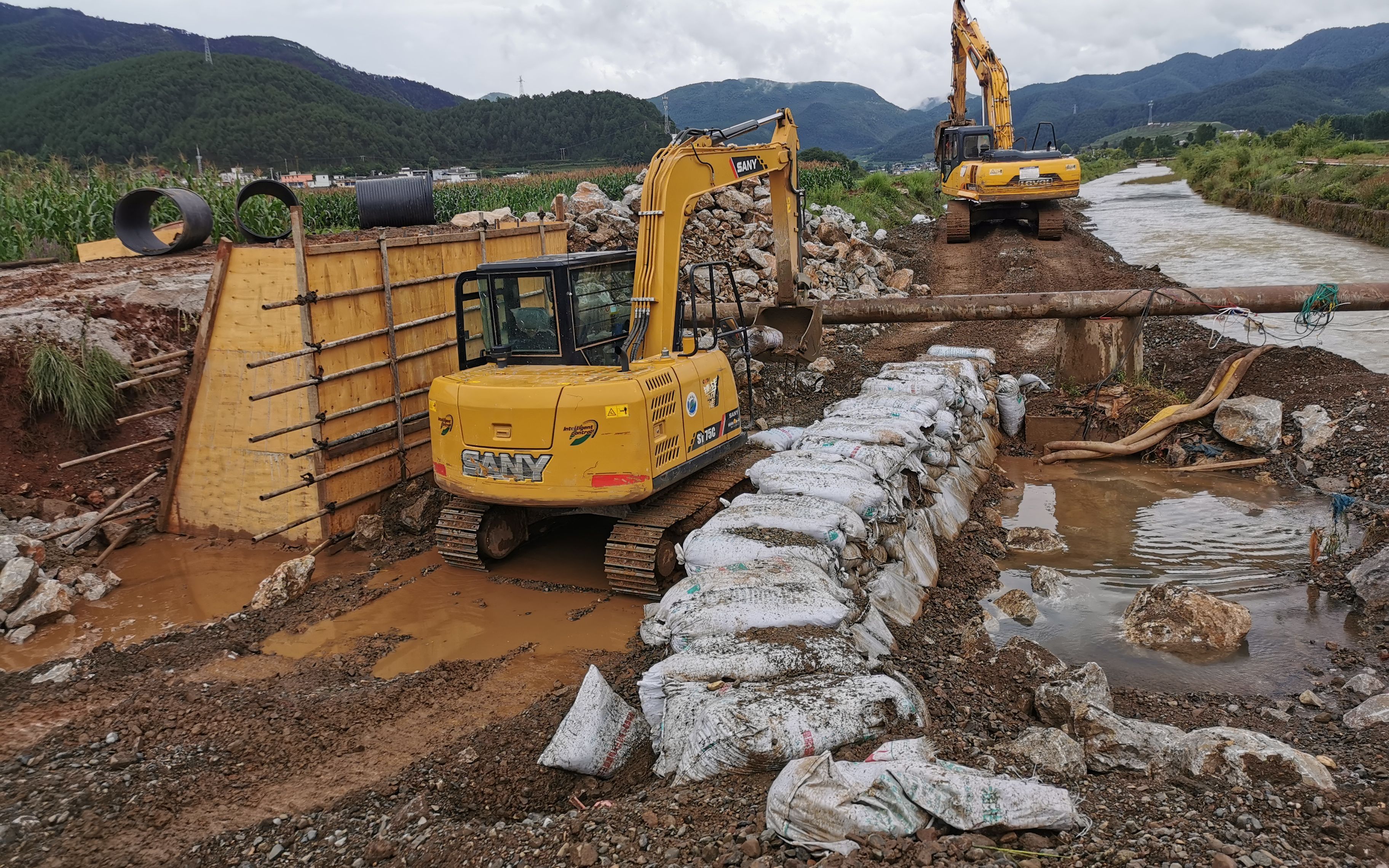 邹贵发表示|告别过河走钢管的日子 云南浦联村建新桥