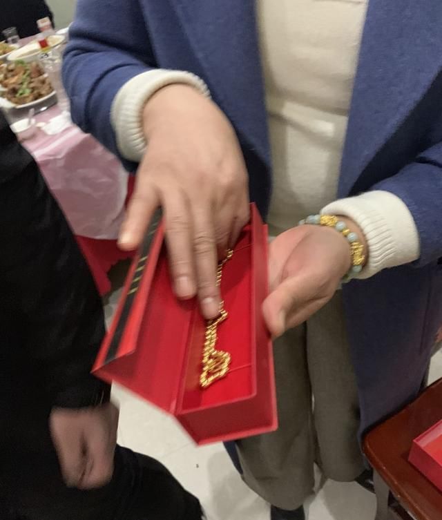 单身|这女子“神”操作：结过四次婚称单身，骗26万元财物，新婚当晚住前夫家！