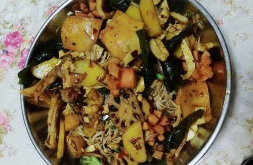  孩子|暑假婆婆帮忙带孩子，我给两千生活费，看到桌上的菜，我又给三千