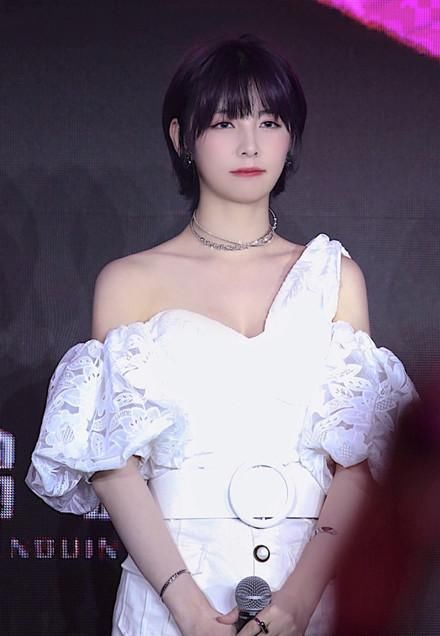  用力|硬糖少女团专发布会，陈卓璇用力过猛未必达到优质，希林娜依高确认担任队长