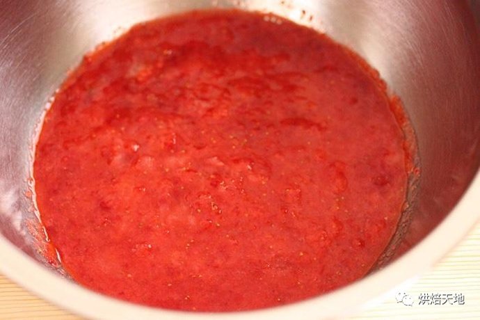 炼乳|夏日免烤小甜点，草莓炼乳布丁，香甜Q弹唇齿留香