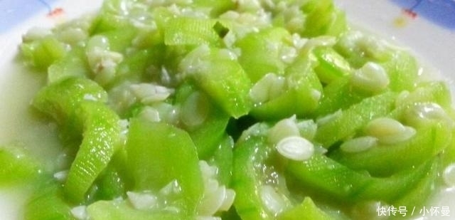 朋友们|丝瓜5种最好吃的做法,简单美味又营养,看看你喜欢吃哪种?