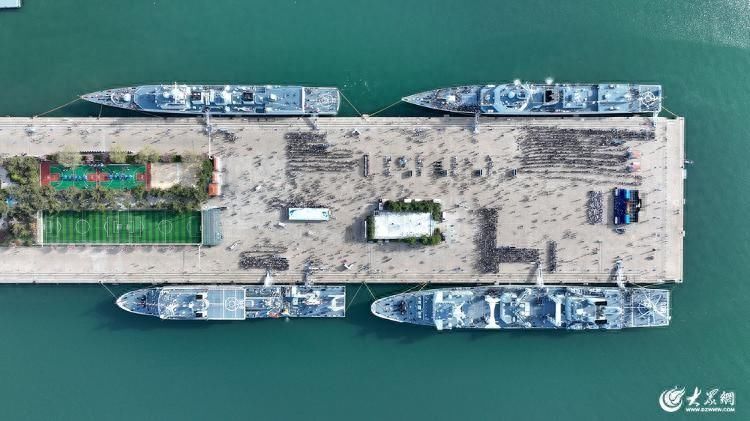 看“舰”青岛！2024年海军成立纪念日举办舰艇开放活动