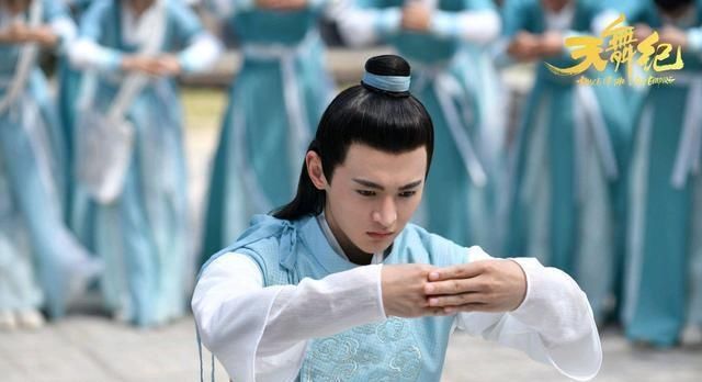  许凯|《天舞纪》热度跌出前十，许凯也撑不起，女主太让人失望！