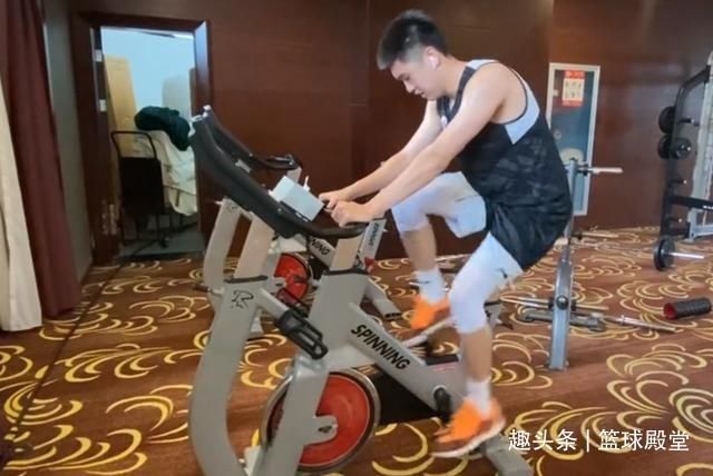  杜锋|广东最新动态！全队轻松，杜锋特训奇兵，苏群谈赵睿阿联朱彦西