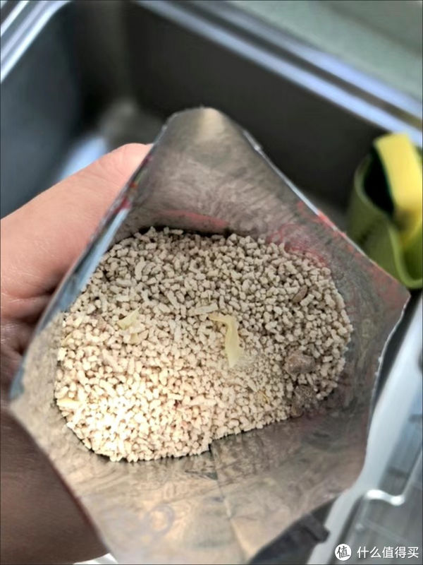 红枣银耳羹的做法和功效(红枣银耳羹：一碗养生汤，滋补你的秋天)