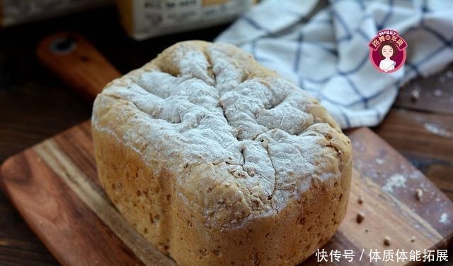 简单|用面包机做欧包,原来这么简单!只需加清水,外脆内嫩真地道