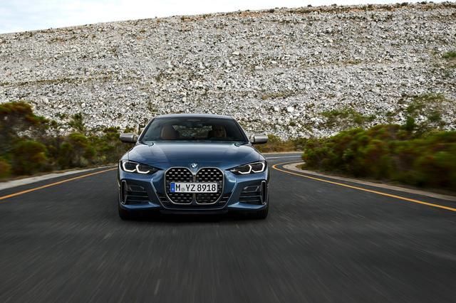  动力|新款宝马M440i亮相，大鼻孔+红卡钳！双门无框动力强